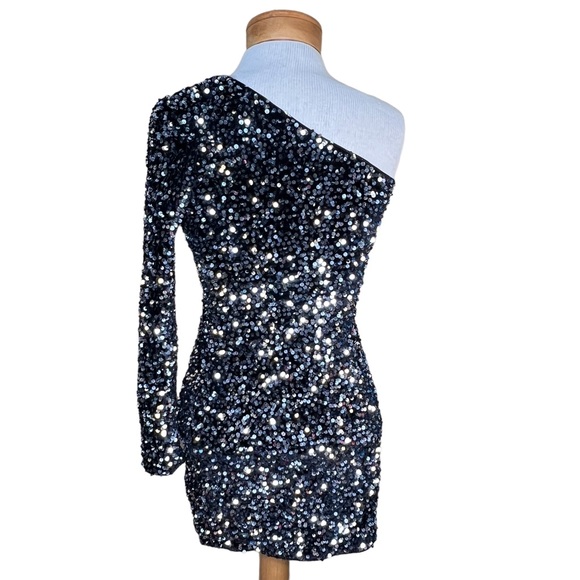 Stunner of Australia Women’s Velvet & Sequin 1 Shoulder Bodycon Mini Dre… - Picture 6 of 11